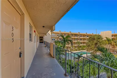 2145 Pierce #305, Hollywood, FL 33020 - Photo 2