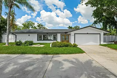 7905 9th Ave S, Gulfport, FL 33707 - Photo 2