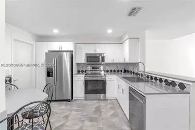 1393 Barcelona #4-26, Weston, FL 33327 - Photo 6