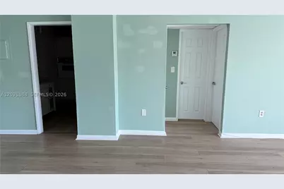 400 Kings Point #316, Sunny Isles Beach, FL 33160 - Photo 10