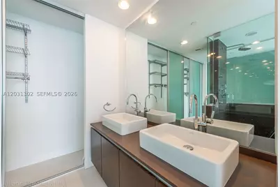 1040 Biscayne #1205, Miami, FL 33132 - Photo 12