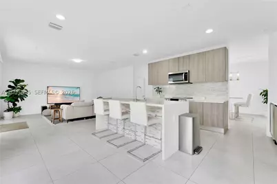 6750 NW 103rd, Doral, FL 33178 - Photo 8