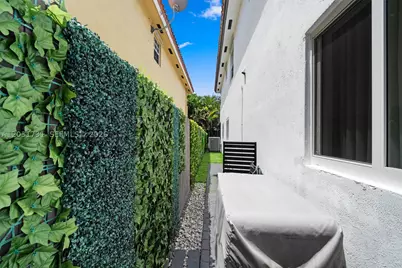 2752 SW 11th, Miami, FL 33135 - Photo 36