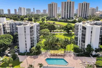 20400 Country Club #203, Aventura, FL 33180 - Photo 14