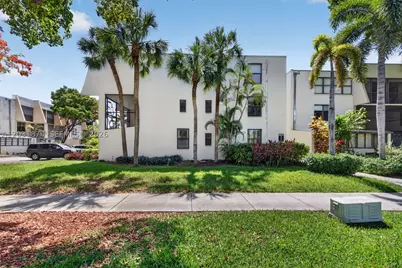 20300 W Country Club #106-3, Aventura, FL 33180 - Photo 56