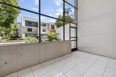 20300 W Country Club #106-3, Aventura, FL 33180 - Photo 24