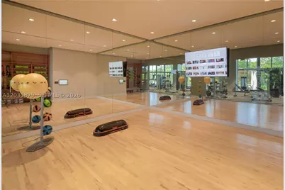 16385 Biscayne #1615, North Miami Beach, FL 33160 - Photo 32