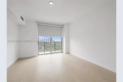 16385 Biscayne #1615, North Miami Beach, FL 33160 - Photo 4