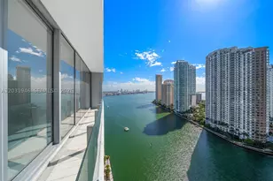 300 Biscayne Blvd, Miami, FL 33131 - Photo 2
