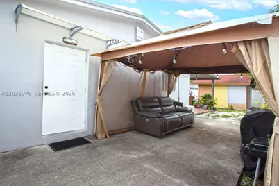855 W 70th, Hialeah, FL 33014 - Photo 32