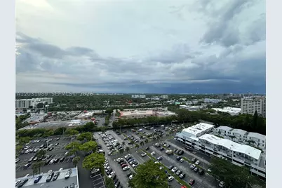 18051 Biscayne #PH05, Aventura, FL 33160 - Photo 4