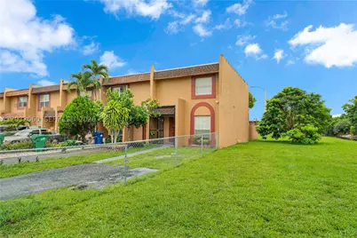 2790 NW 196th #2790, Miami Gardens, FL 33056 - Photo 2