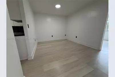 12215 W Dixie #206, North Miami, FL 33161 - Photo 4