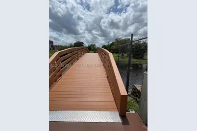 9241 Sunrise Lakes #109, Sunrise, FL 33322 - Photo 28