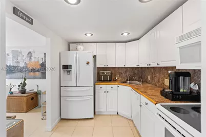 3675 N Country Club #2201, Aventura, FL 33180 - Photo 6