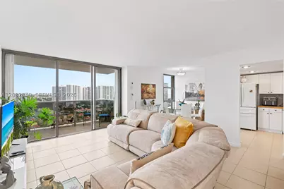 3675 N Country Club #2201, Aventura, FL 33180 - Photo 8