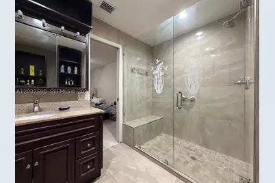 18801 Oakland Hills, Hialeah, FL 33015 - Photo 14