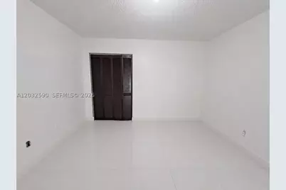 18801 Oakland Hills, Hialeah, FL 33015 - Photo 18