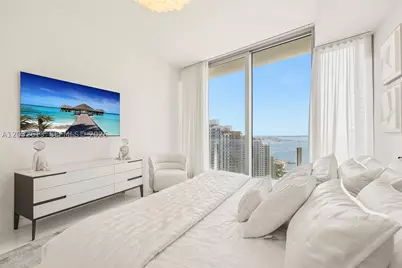 300 Biscayne Boulevard #3305W, Miami, FL 33131 - Photo 26