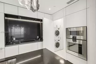 300 Biscayne Blvd, Miami, FL 33131 - Photo 12