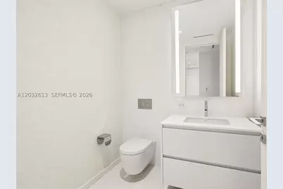 300 Biscayne Boulevard #3305W, Miami, FL 33131 - Photo 32