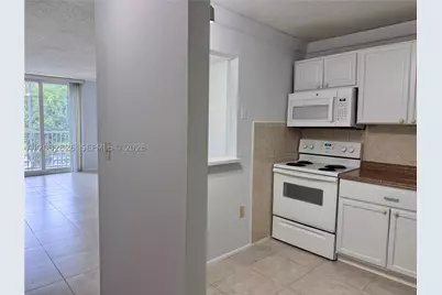 16950 W Dixiea232 #232, North Miami Beach, FL 33160 - Photo 4