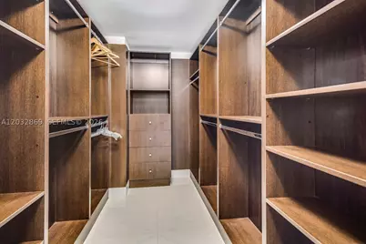 6000 Collins #346, Miami Beach, FL 33140 - Photo 18