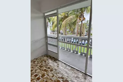 705 NE 2nd #11, Hallandale Beach, FL 33009 - Photo 4