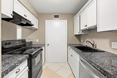 2303 N Congress #27, Boynton Beach, FL 33426 - Photo 10