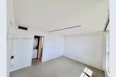 575 Oaks #1008, Pompano Beach, FL 33069 - Photo 10