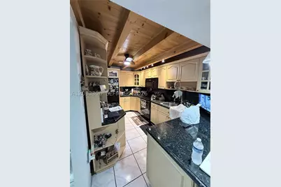 1975 W 44th #401, Hialeah, FL 33012 - Photo 8