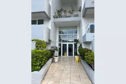 7832 Collins #406, Miami Beach, FL 33141 - Photo 2