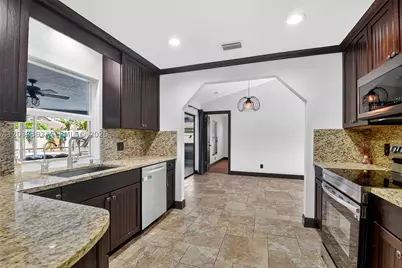 13808 Geranium, Wellington, FL 33414 - Photo 10