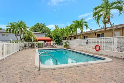 221 SE 9th #102, Pompano Beach, FL 33060 - Photo 20