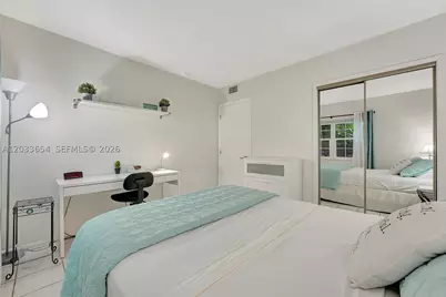 221 SE 9th #102, Pompano Beach, FL 33060 - Photo 16