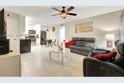 221 SE 9th #102, Pompano Beach, FL 33060 - Photo 4