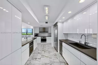 2 Grove Isle #B1210, Miami, FL 33133 - Photo 2