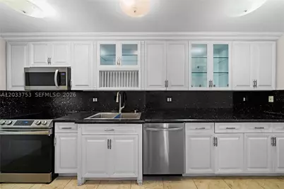 18011 Biscayne #902, Aventura, FL 33160 - Photo 4