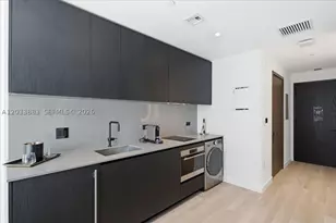 20 NE 11th, Miami, FL 33132 - Photo 4