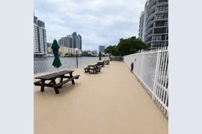 800 Parkview #512, Hallandale Beach, FL 33009 - Photo 24