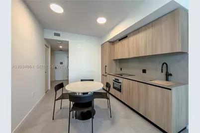 121 NE 5th #2211, Miami, FL 33132 - Photo 8
