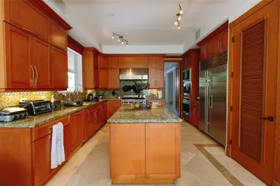 335 W Enid, Key Biscayne, FL 33149 - Photo 10
