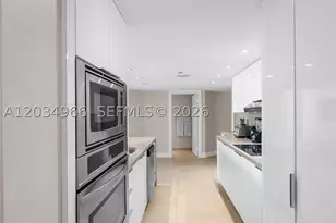 1717 N Bayshore, Miami, FL 33132 - Photo 20