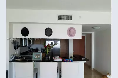 31 SE 5th #2205, Miami, FL 33131 - Photo 8
