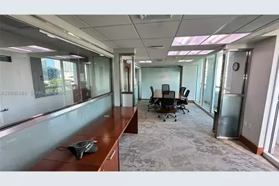 41 SE 5th #1104, Miami, FL 33131 - Photo 48