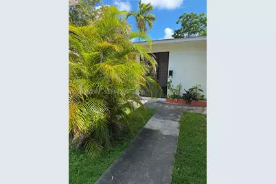 78 NE 43rd, Miami, FL 33137 - Photo 2