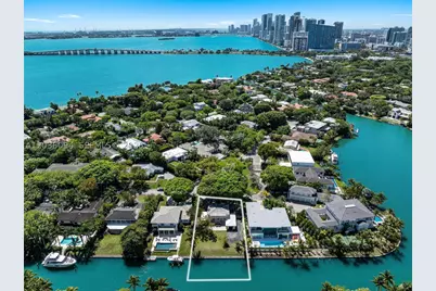 655 Buttonwood, Miami, FL 33137 - Photo 2
