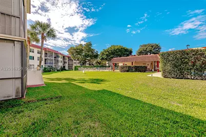9410 N Hollybrook Lake #11-109, Pembroke Pines, FL 33025 - Photo 26