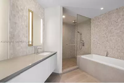 68 SE 6th #3301, Miami, FL 33131 - Photo 12