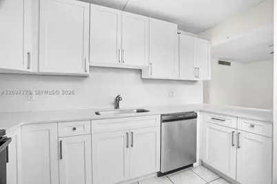 9480 Tangerine #101, Davie, FL 33324 - Photo 10